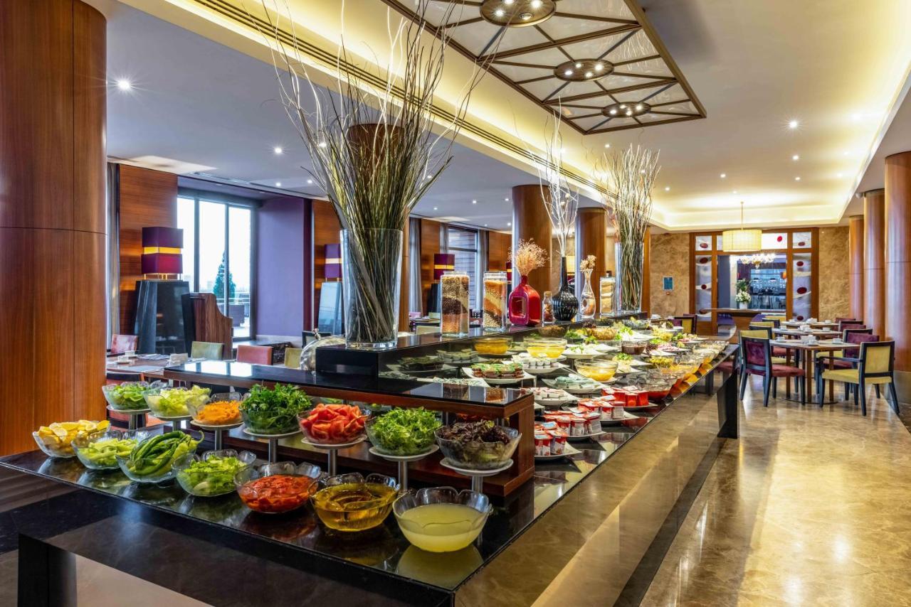 Hotel Celik Palas Convention Center & Thermal Spa Бурса Екстериор снимка The buffet at the hotel