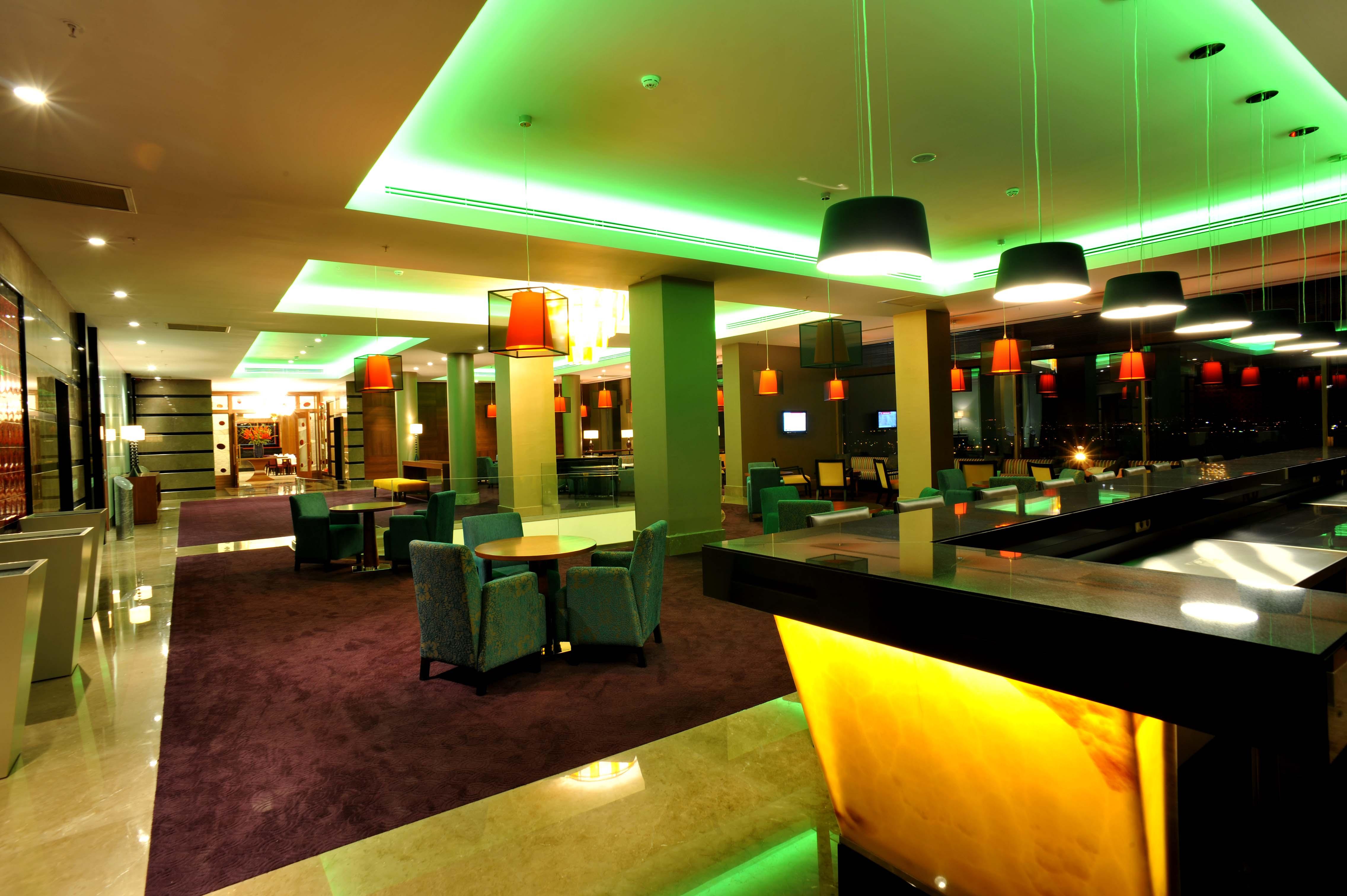Hotel Celik Palas Convention Center & Thermal Spa Бурса Екстериор снимка The lobby of the hotel