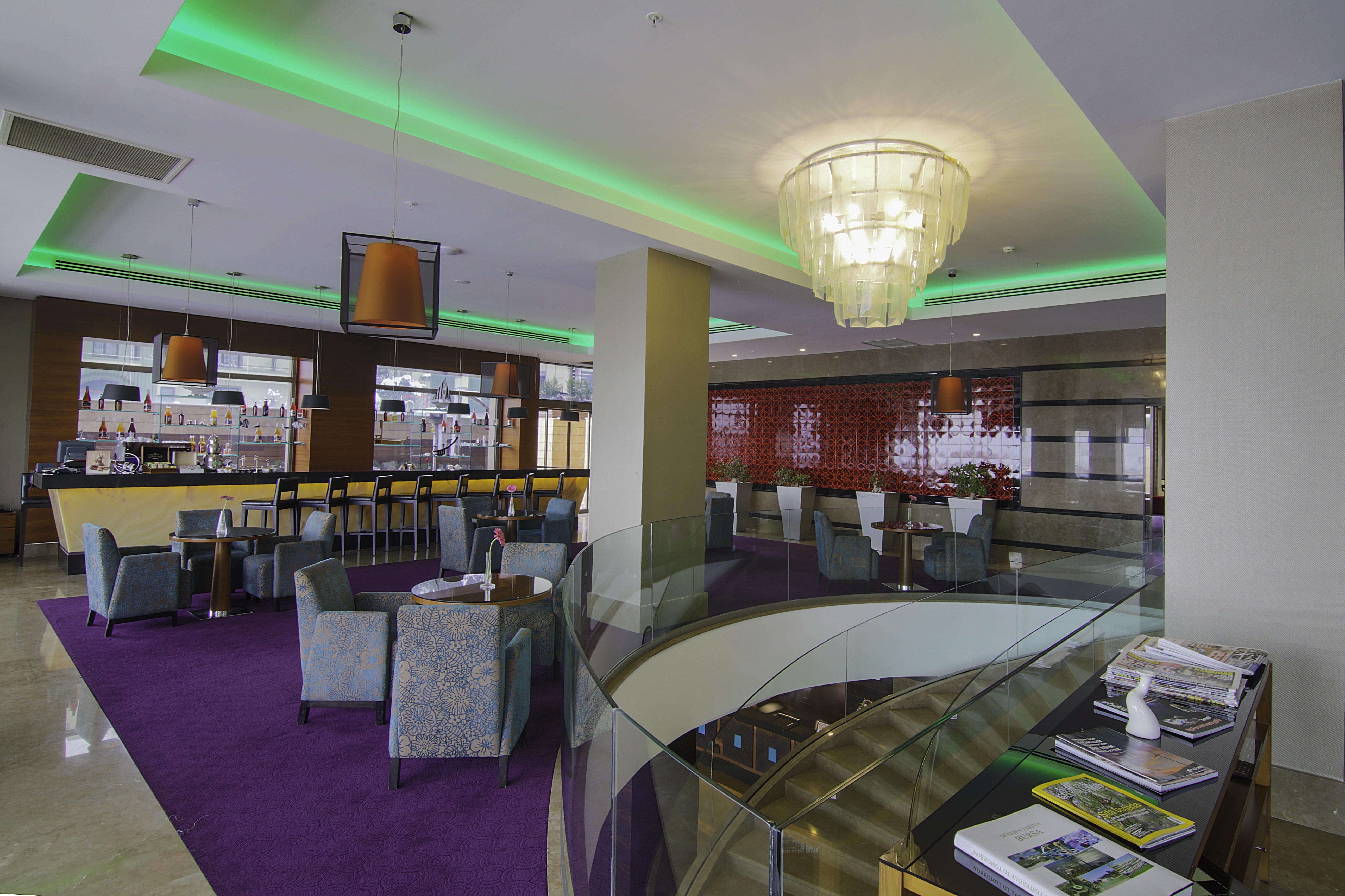 Hotel Celik Palas Convention Center & Thermal Spa Бурса Екстериор снимка The bar at the hotel