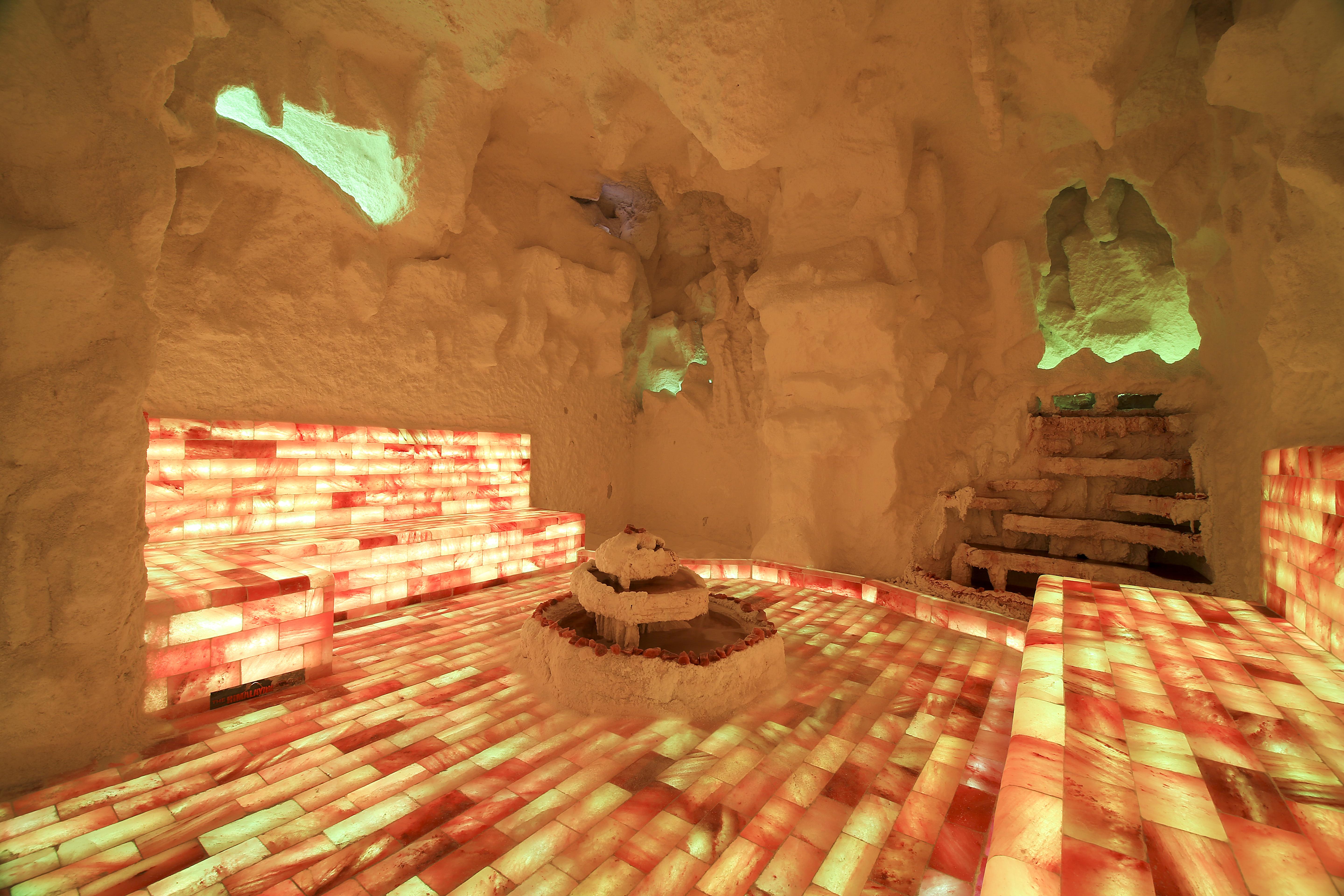 Hotel Celik Palas Convention Center & Thermal Spa Бурса Екстериор снимка Salt cave